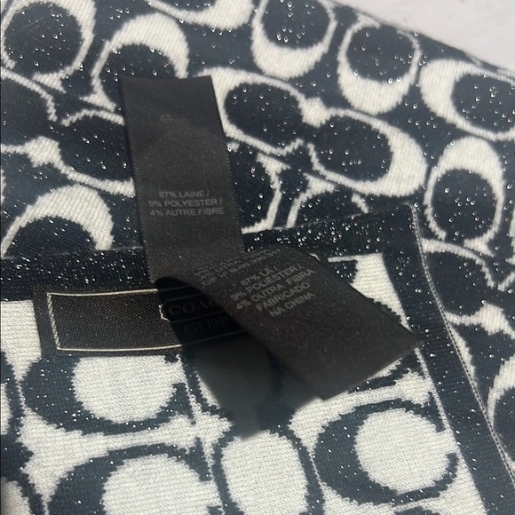 Coach Signature C Pattern Knit Scarf 8x48 - Picture 4 of 5